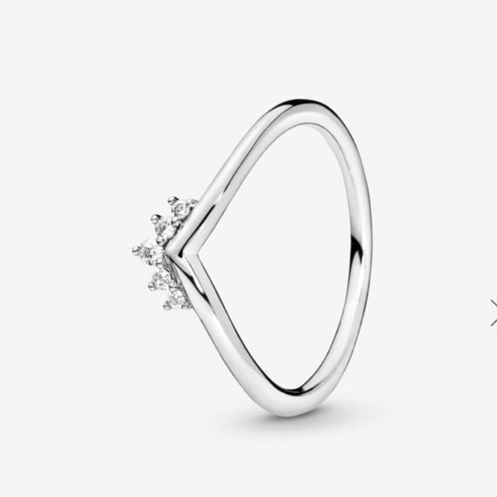 Tiara wishbone ring size 56